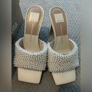Dolce Vita women’s NANDY PEARL sandals 8.5